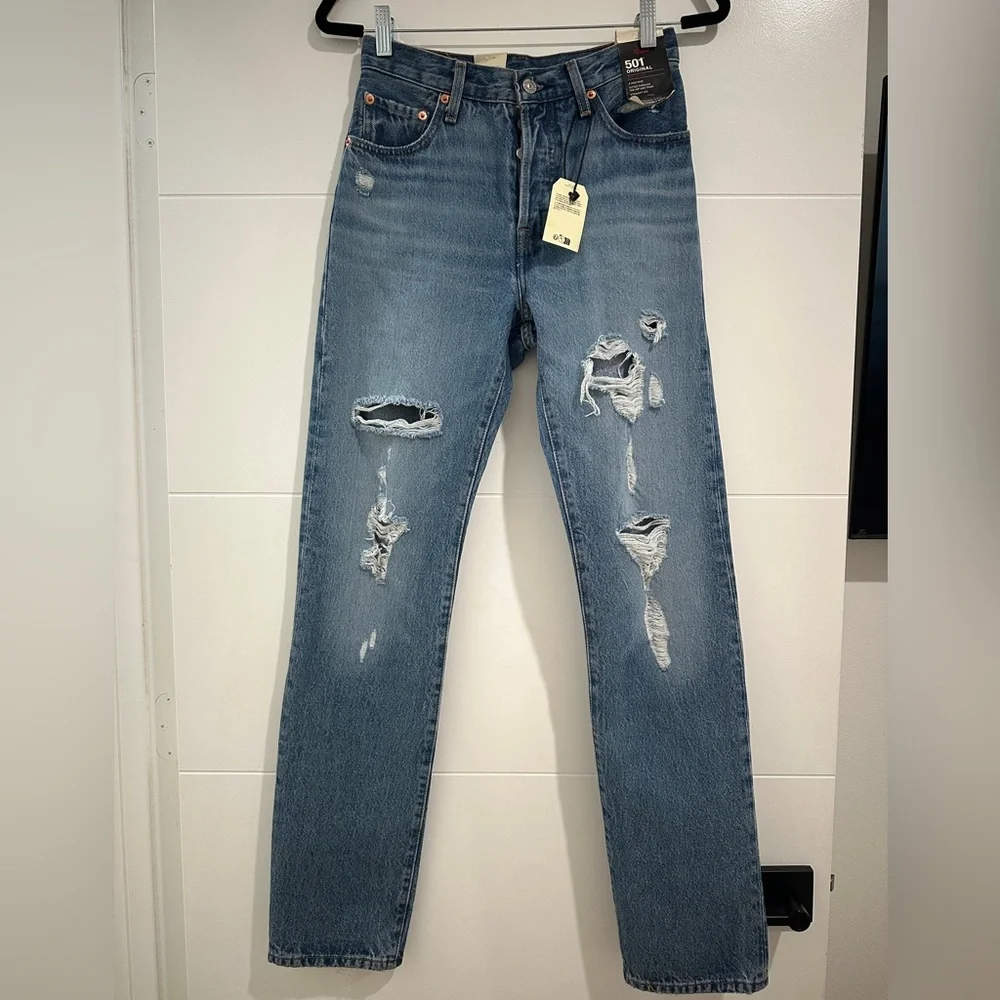 Levi’s 501 High Rise Straight Leg Jeans Distressed Blue Denim | NWT Size 25 - Picture 8 of 15